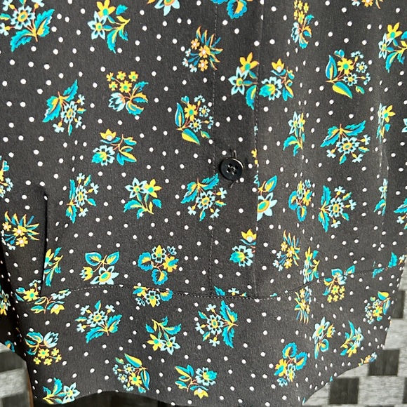 Cabi sleeveless Button top Small - Picture 3 of 3